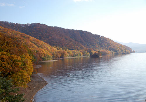 桧原湖の紅葉